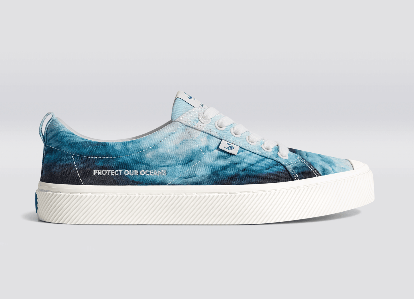 OCA Low Ocean Day Light Blue Waves Print Canvas Sneaker Women