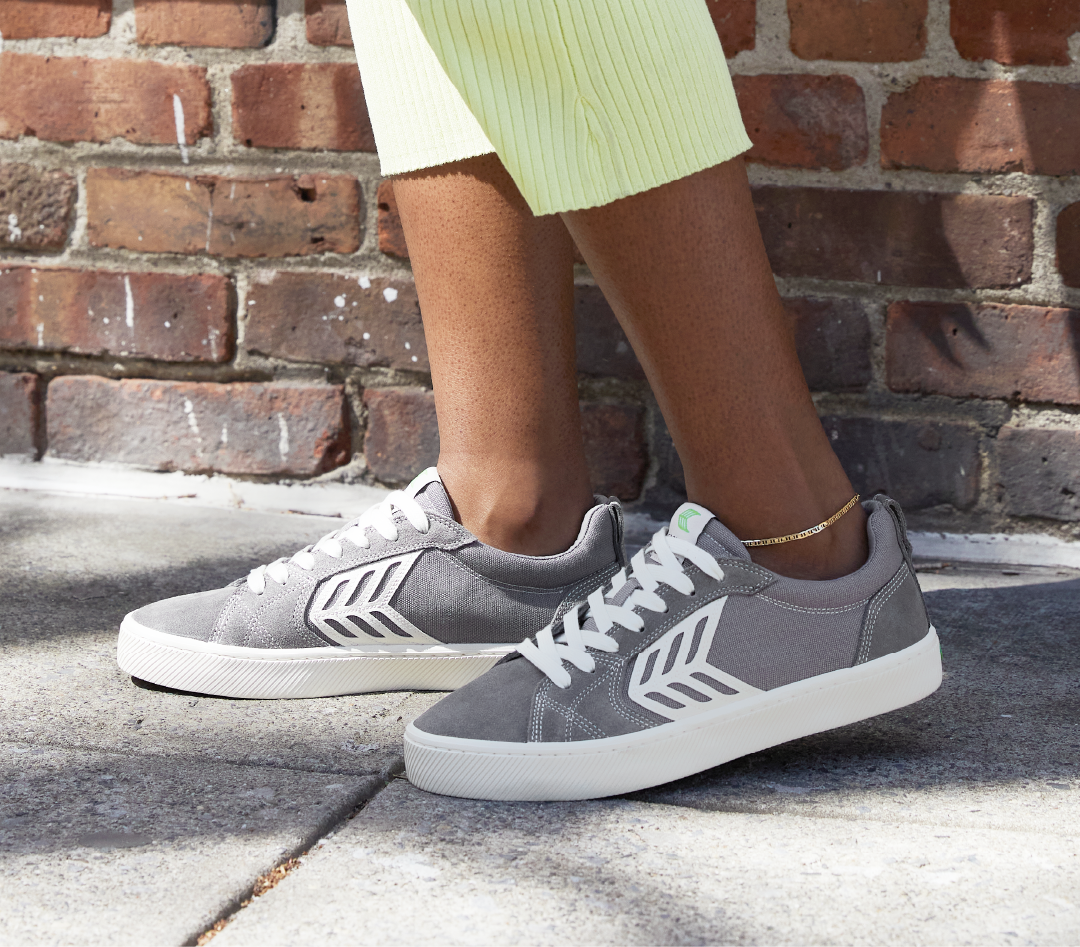 CARIUMA : What to with Grey Best Grey Sneaker Style