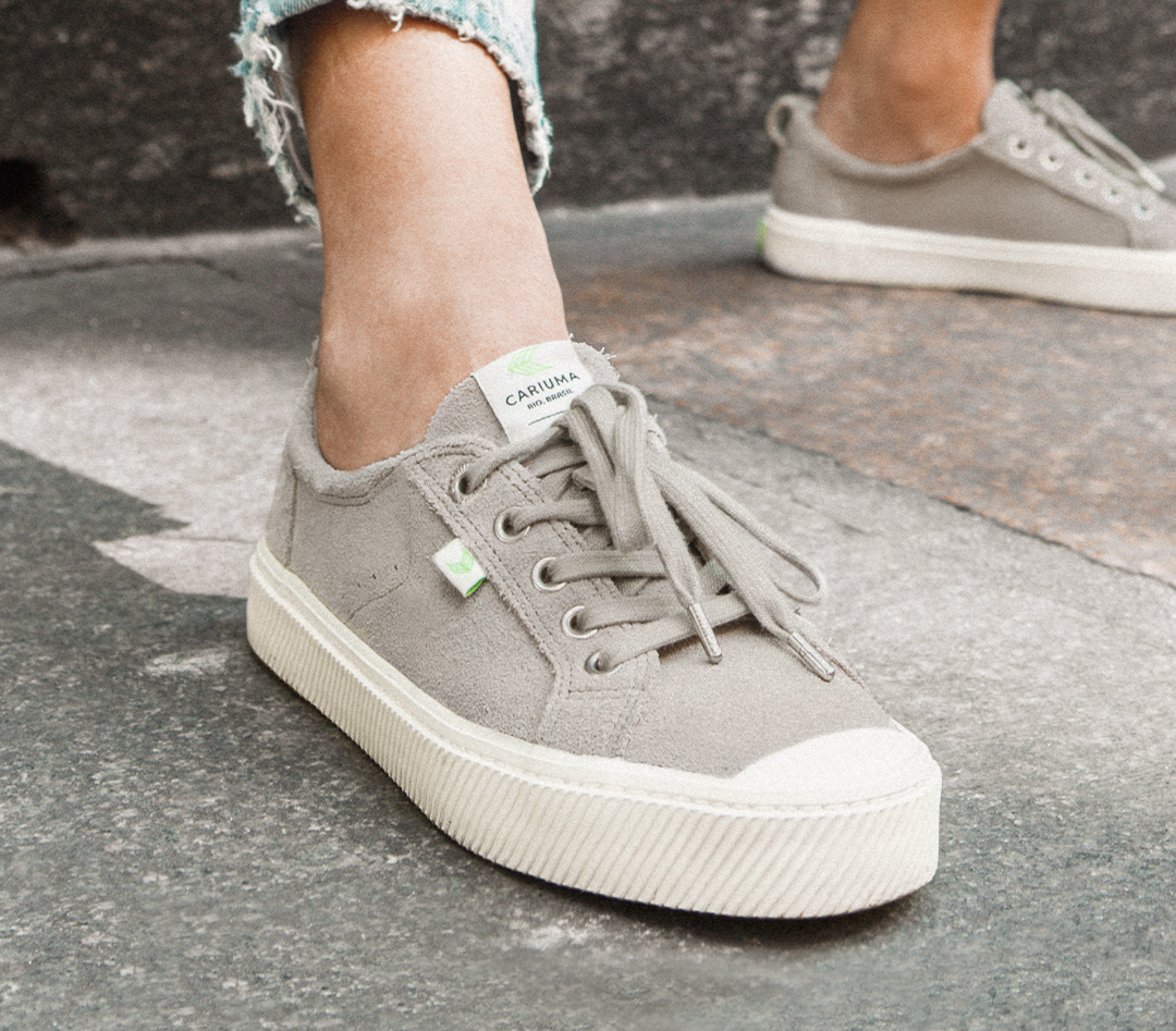 CARIUMA: What to Wear with Grey Shoes? The Best Grey Sneaker Style Guide